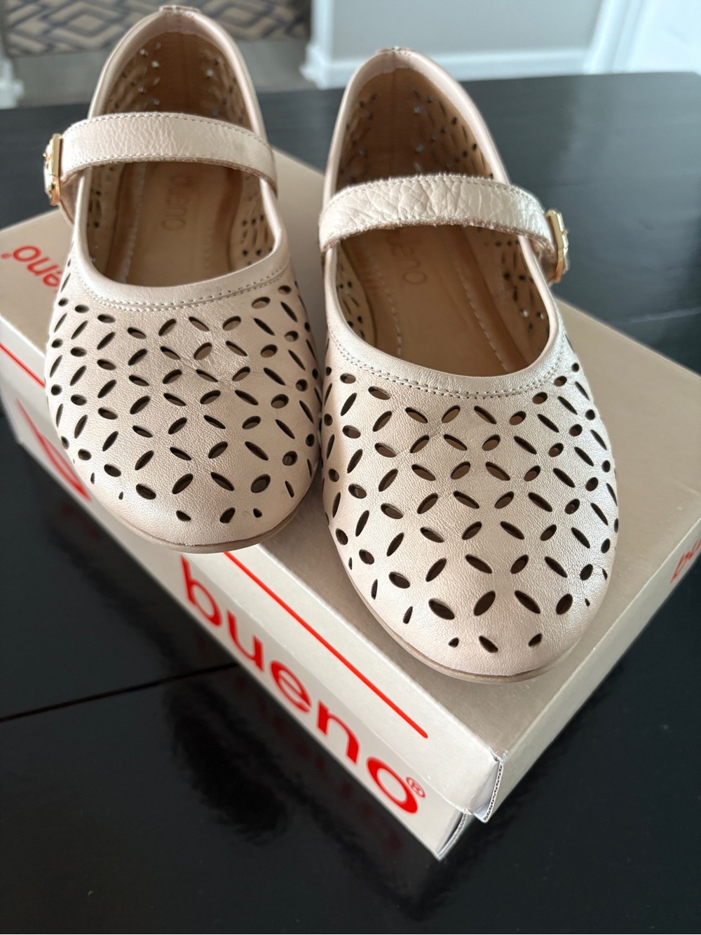 Bueno blush Perforated Mary Jane Flats. Sz 39 - Picture 3 of 8